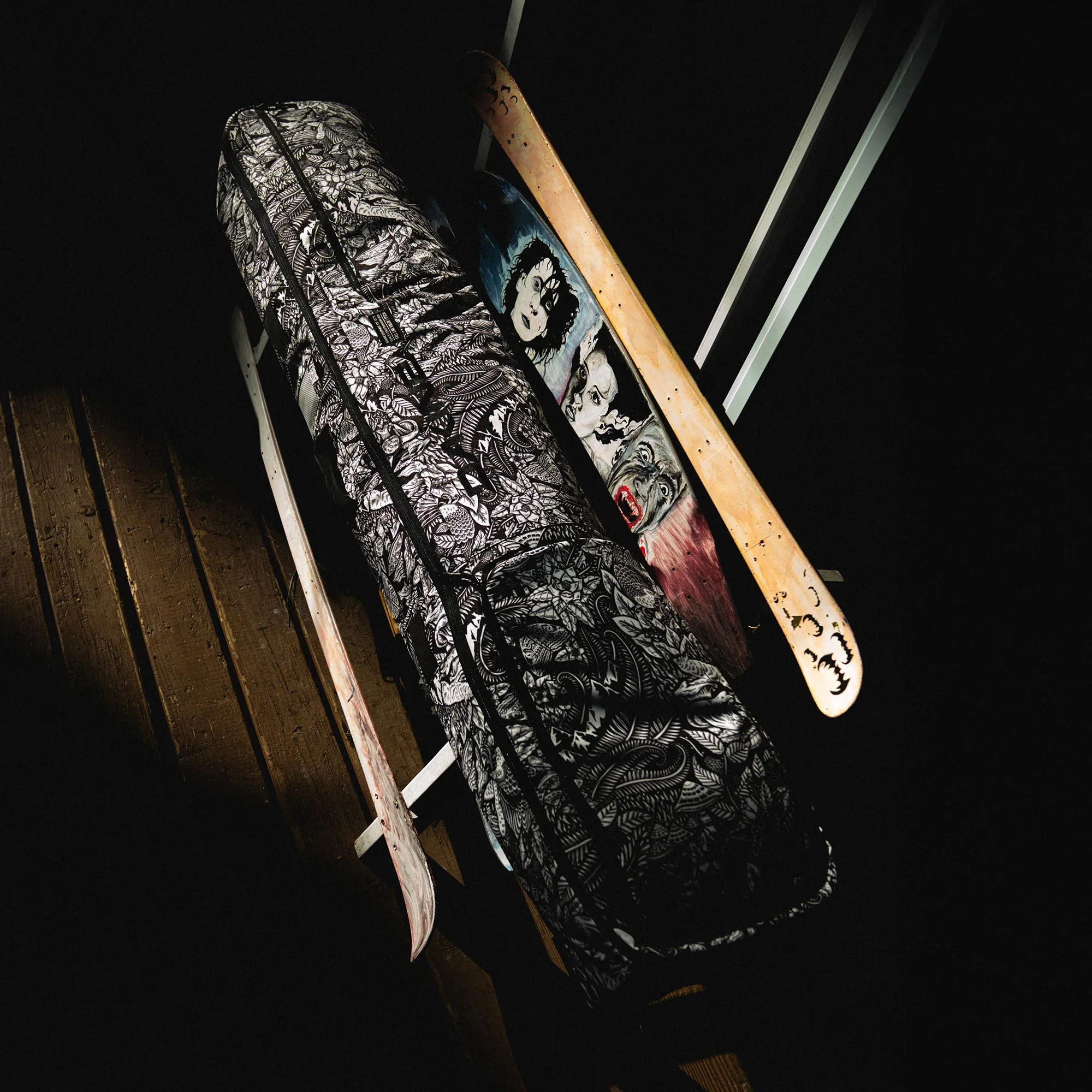 Dakine Fall Line Ski Roller Bag - Image 4
