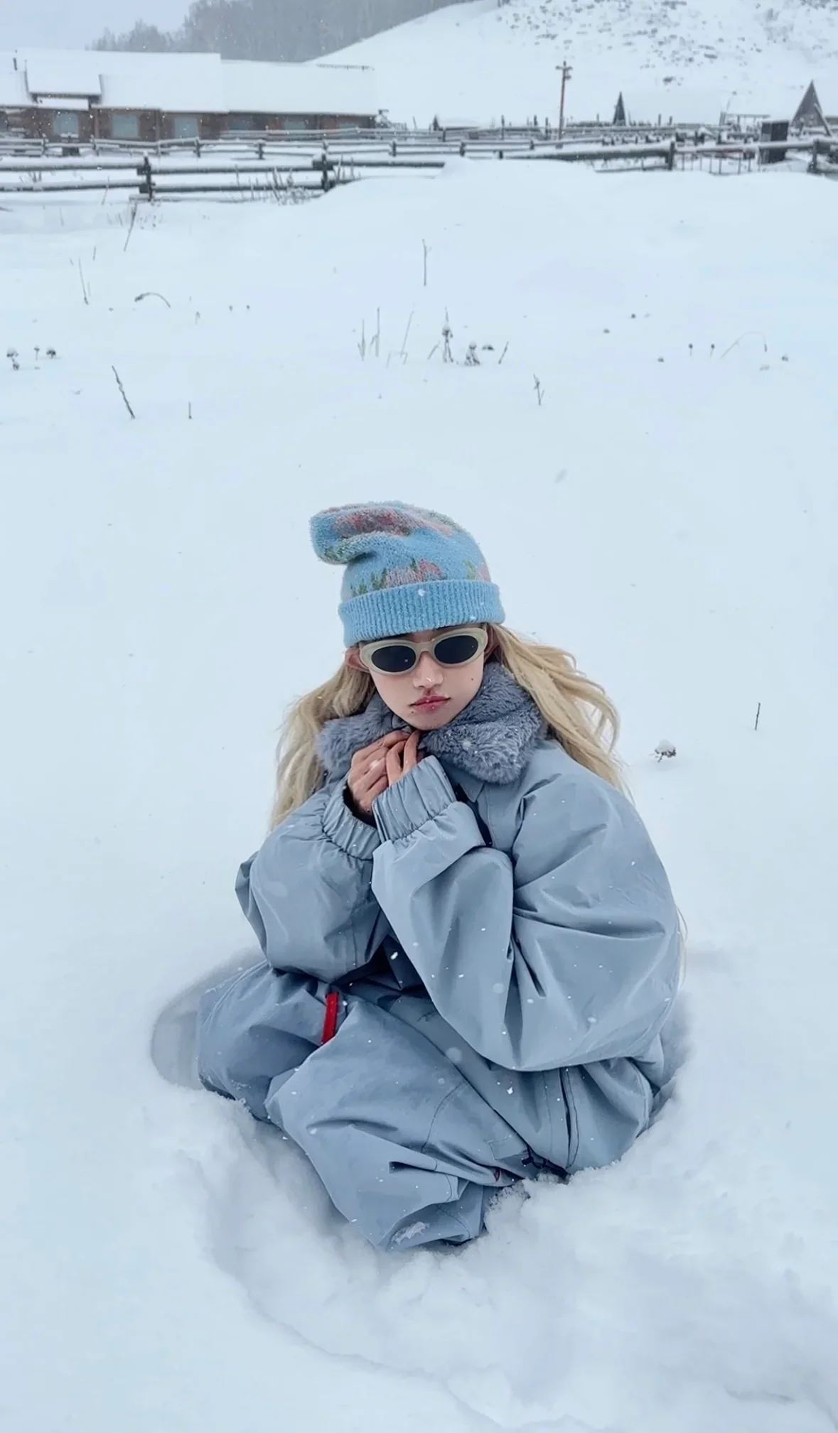 QLEO Button and Flower Collar Snow Jacket - Image 2